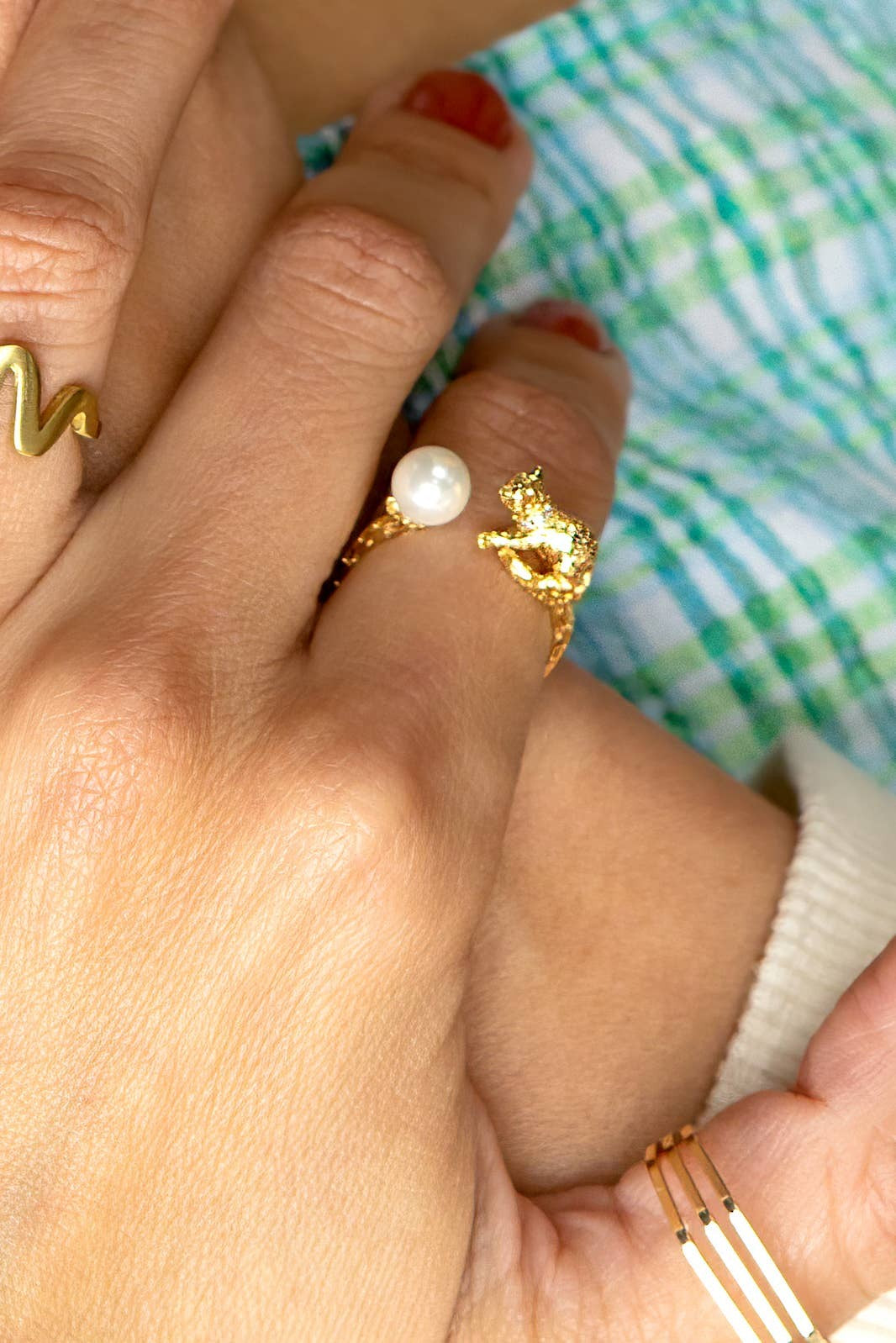 Cat's Cradle Ring, Mother of Pearl