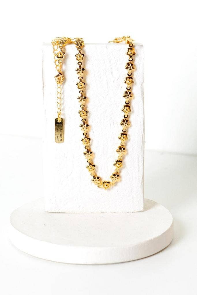 Lucy Daisy Necklace