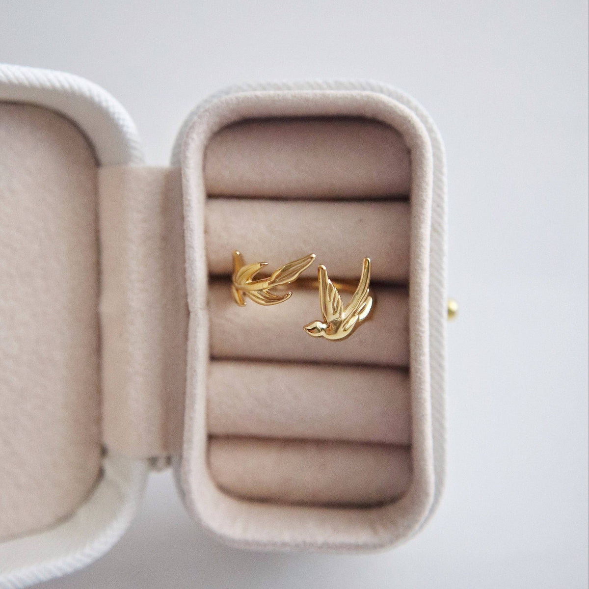 Dove and Leaf Ring, 18k gold plated
