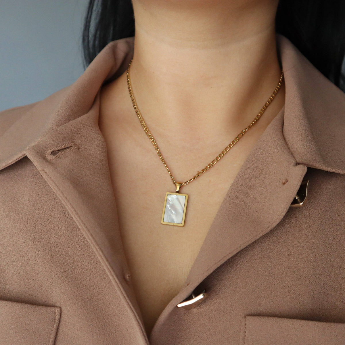White Shell Pendant Necklace, 18k gold plated