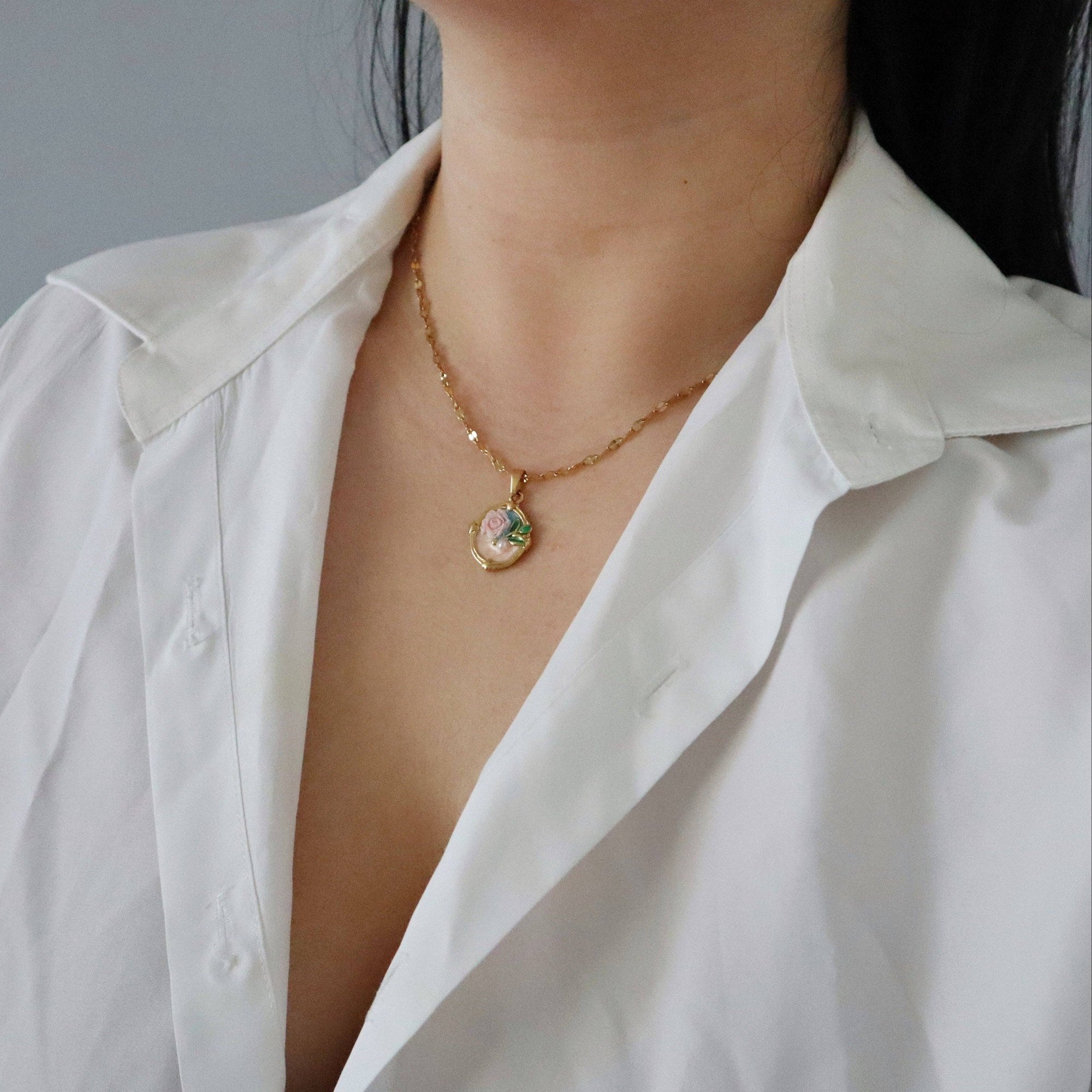 Rose Pendant Necklace, 18k gold plated