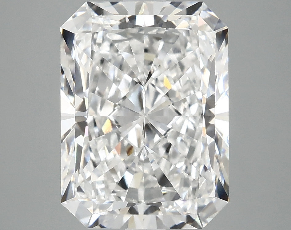 4.16ct Radiant Lab-Grown Diamond · E VVS2 · IGI