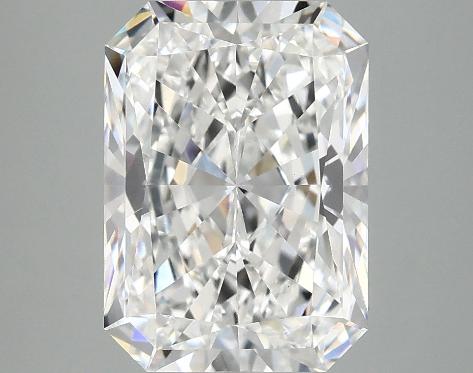 4.16ct Radiant Lab-Grown Diamond · E VVS2 · IGI