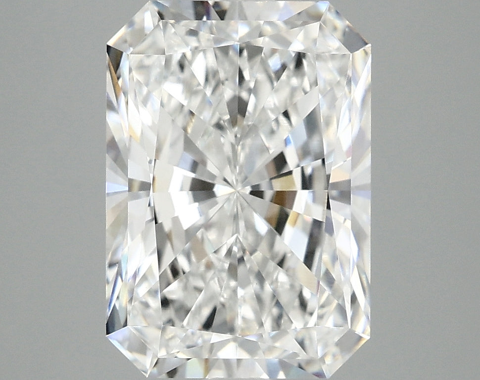 4.18ct Radiant Lab-Grown Diamond · E VVS2 · IGI