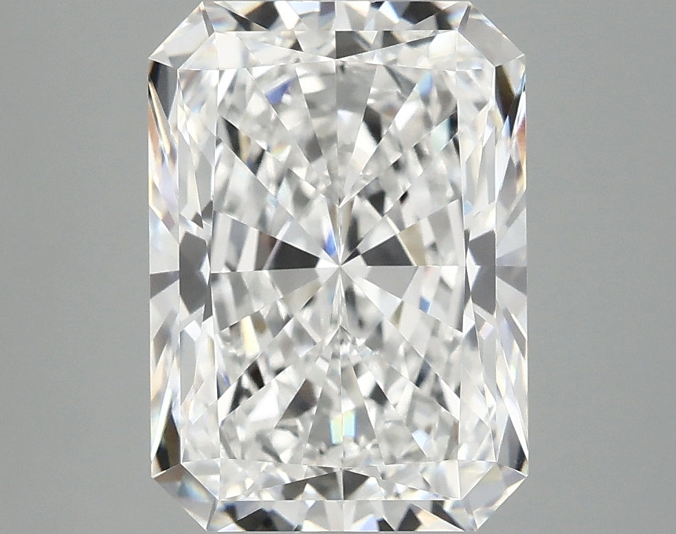 4.18ct Radiant Lab-Grown Diamond · E VVS2 · IGI