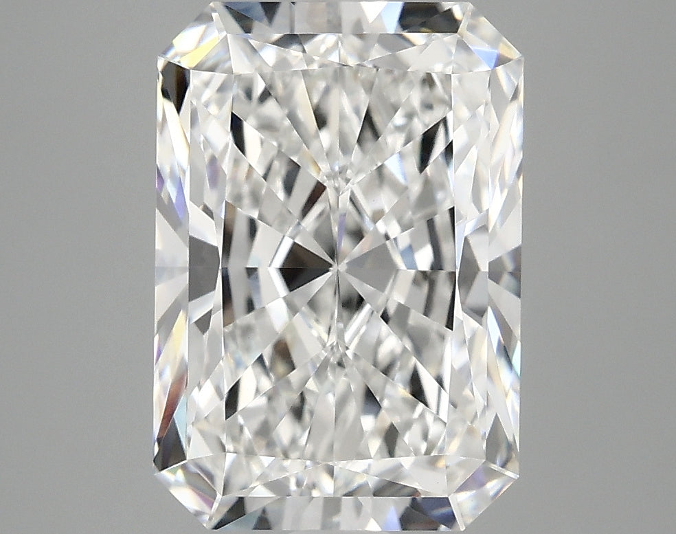 4.18ct Radiant Lab-Grown Diamond · E VVS2 · IGI