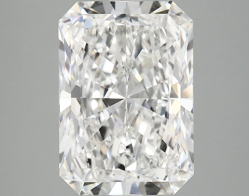 4.17ct Radiant Lab-Grown Diamond · E VVS2 · IGI