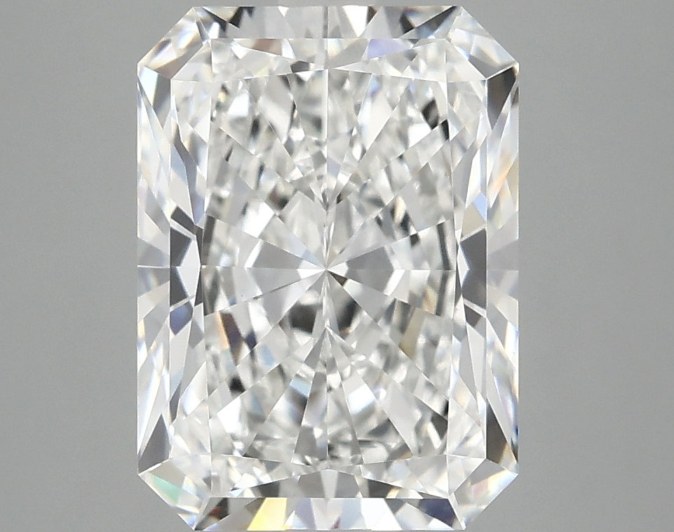 4.19ct Radiant Lab-Grown Diamond · E VVS2 · IGI