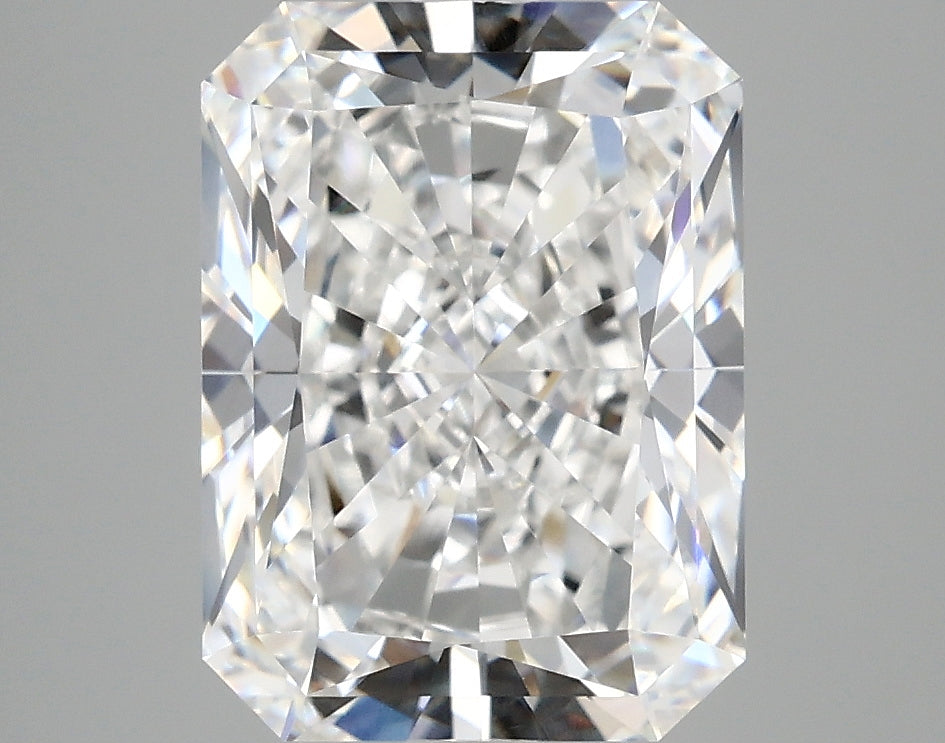 4.16ct Radiant Lab-Grown Diamond · E VVS2 · IGI