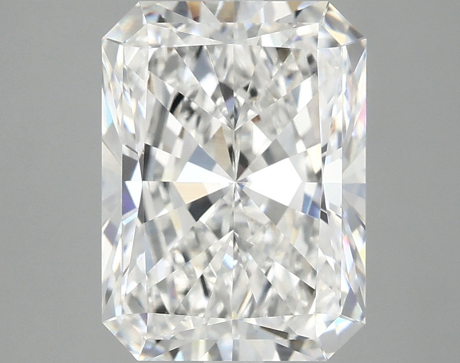 4.17ct Radiant Lab-Grown Diamond · E VVS2 · IGI
