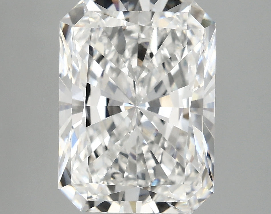 4.18ct Radiant Lab-Grown Diamond · E VVS2 · IGI