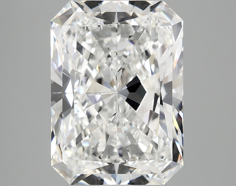 4.18ct Radiant Lab-Grown Diamond · E VVS2 · IGI