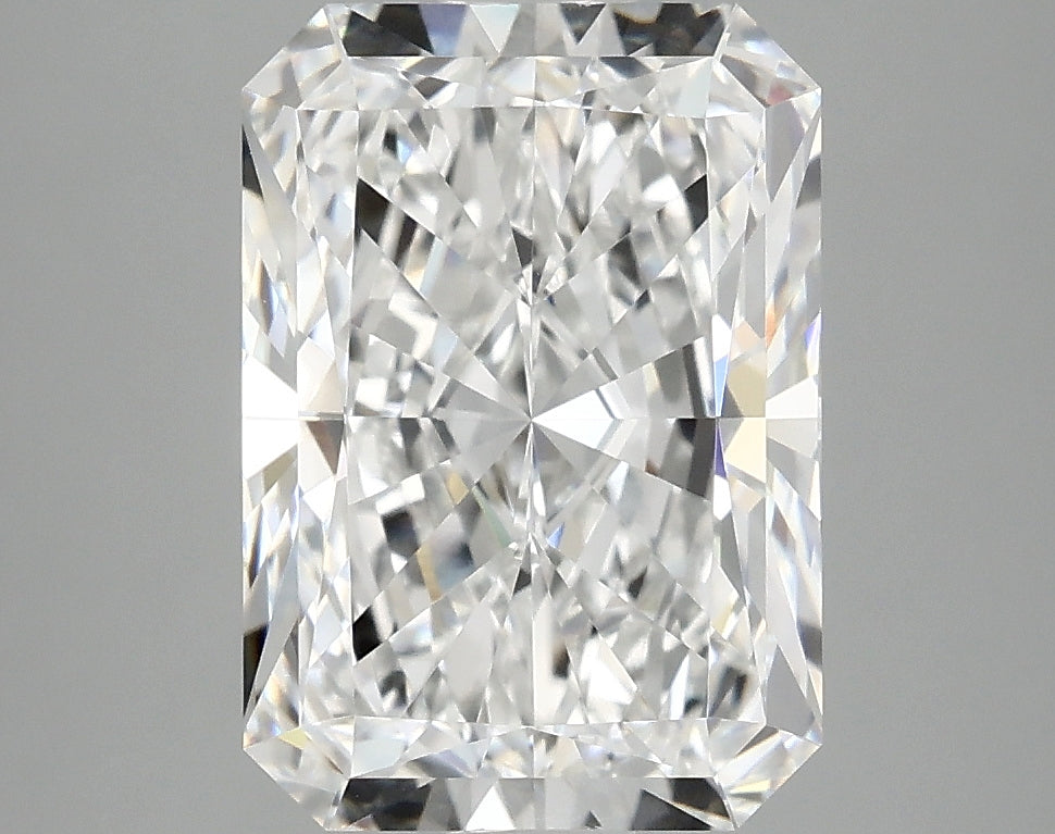 4.18ct Radiant Lab-Grown Diamond · E VVS2 · IGI